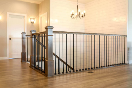 Box Newel 4091 Stain & 5560 (1).jpg